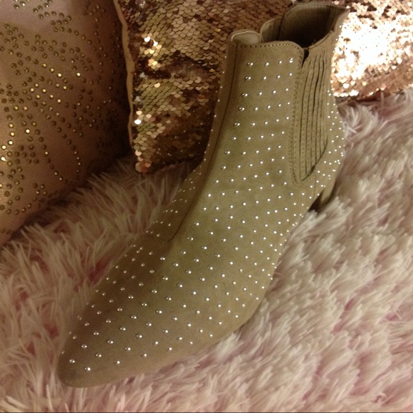 Brand New Nude Taupe & Silver Stud Boots 11 12 - Picture 4 of 5